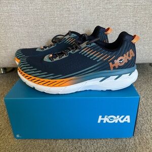 Hoka One One Clifton 5